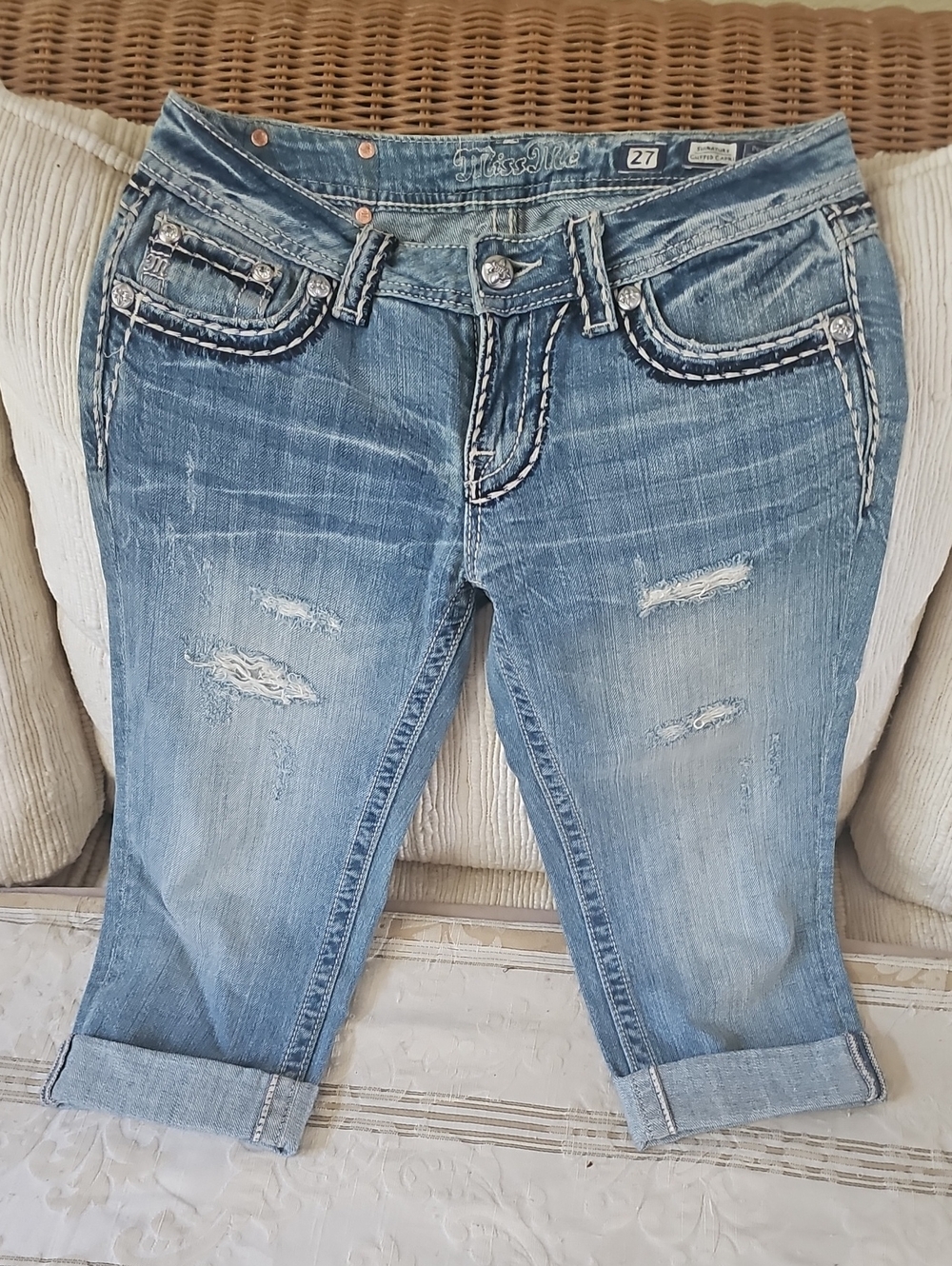 Miss Me Light Blue Distressed Signature Cuffed Capri size 27